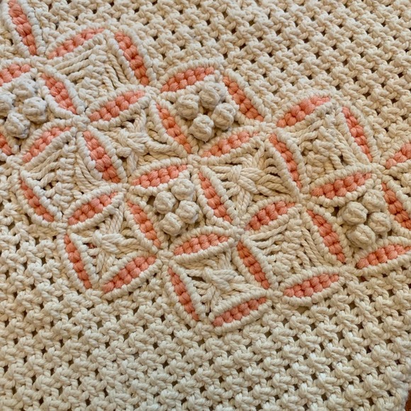 Vintage Macrame Shoulder Bag Vintage Crocheted Shoulder Bag 1970s Vibes - Picture 3 of 4